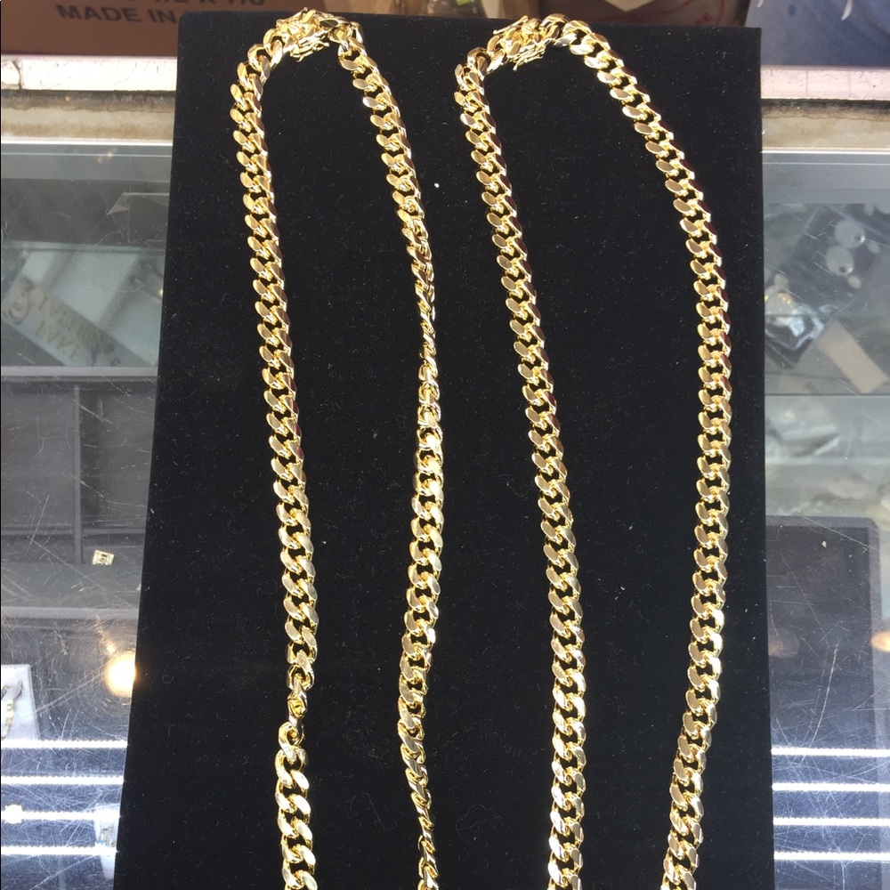 14K Gold Plated Cuban Chain Necklace 30”